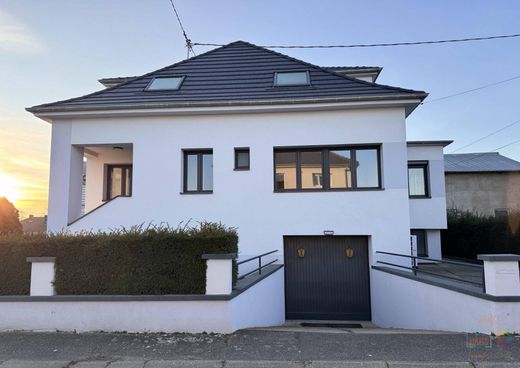 豪宅  Mommenheim, Bas-Rhin