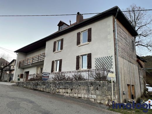Luxus-Haus in Rondefontaine, Doubs