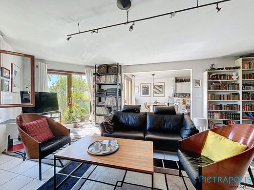 Πολυτελή κατοικία σε Thoiry, Ain