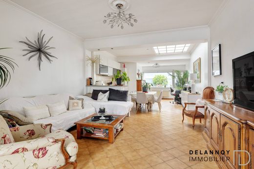 Πολυτελή κατοικία σε La Madeleine, North