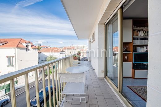 Apartment in Fontenay-sous-Bois, Val-de-Marne