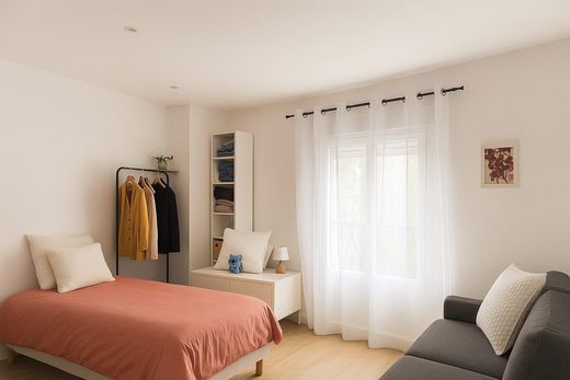 ‏בניין ב  Paris 19 Buttes-Chaumont, Paris