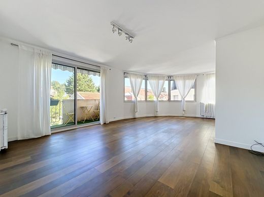 Apartment in Garches, Hauts-de-Seine