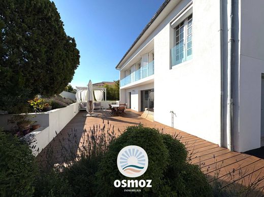 Luxe woning in Puilboreau, Charente-Maritime