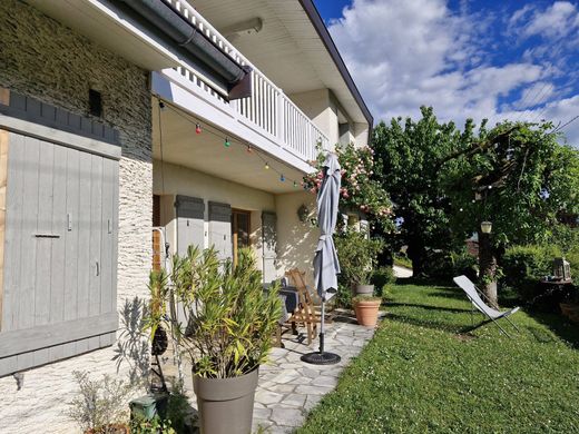 Casa di lusso a Sales, Alta Savoia