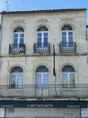 ‏בניין ב  Libourne, Gironde