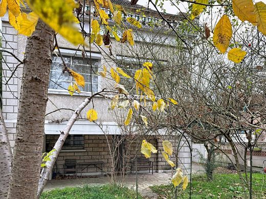 Luxe woning in Champigny-sur-Marne, Val-de-Marne