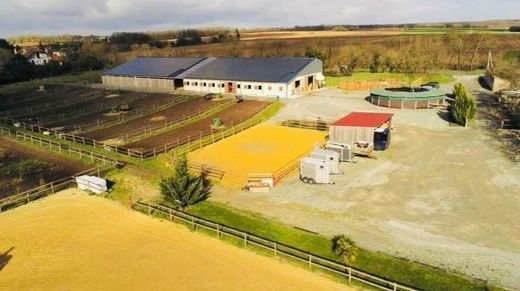 Luxury home in Varaize, Charente-Maritime