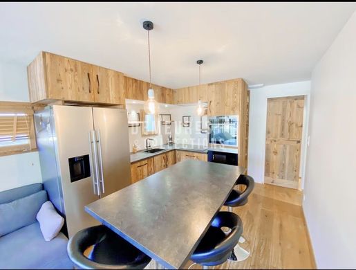 Apartment / Etagenwohnung in Tignes, Savoy