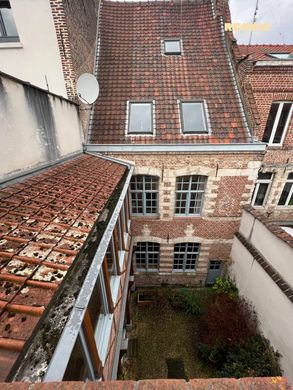 Apartment / Etagenwohnung in Lille, Nord