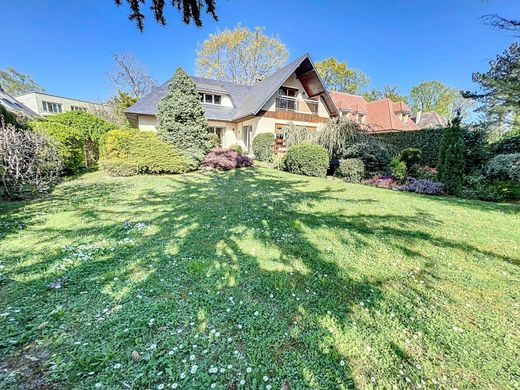 Maison de luxe à Vaucresson, Hauts-de-Seine
