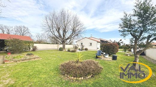 Luxury home in Cugnaux, Upper Garonne