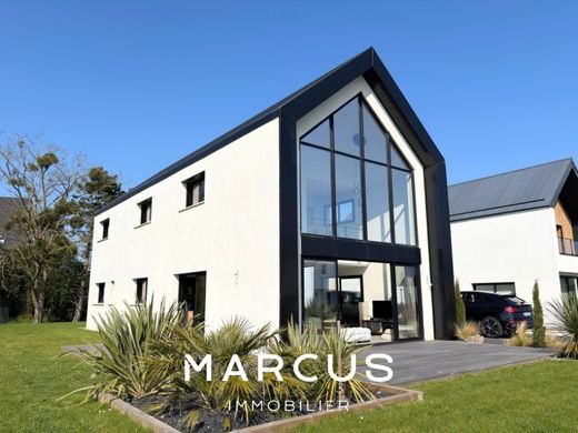 Maison de luxe à Caen, Calvados