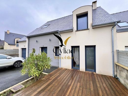 Luxury home in Saint-Méloir-des-Ondes, Ille-et-Vilaine