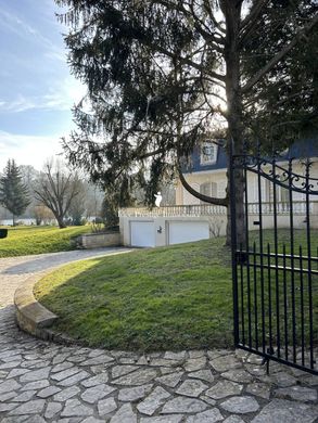 Casa de lujo en Boissettes, Sena y Marne