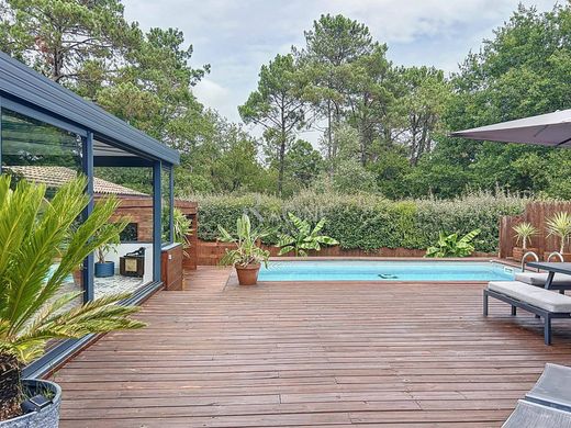 Casa di lusso a Bassussarry, Pirenei atlantici