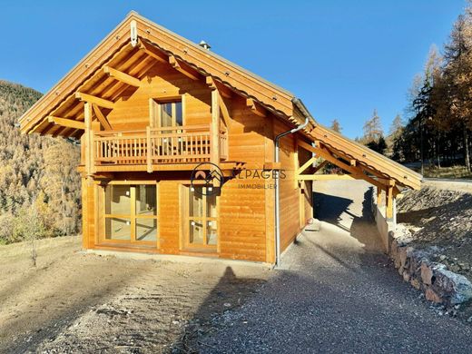 Luxury home in Vars, Hautes-Alpes