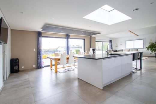 Luxury home in Montlouis-sur-Loire, Indre and Loire