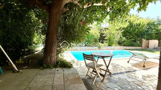 Luxury home in Simiane-Collongue, Bouches-du-Rhône