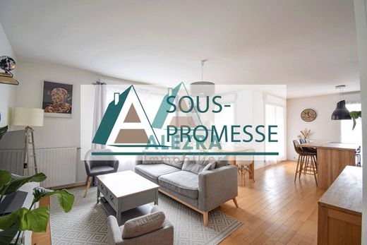 Apartment in Rueil-Malmaison, Hauts-de-Seine