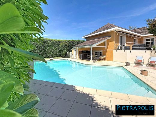 Luxury home in Parcieux, Ain