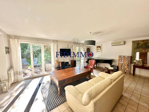 منزل ﻓﻲ Chennevières-sur-Marne, Val-de-Marne