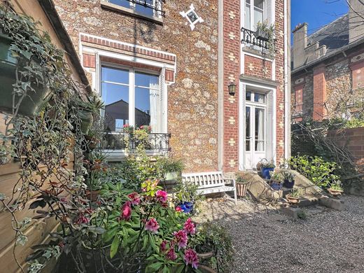 Luxury home in Garches, Hauts-de-Seine