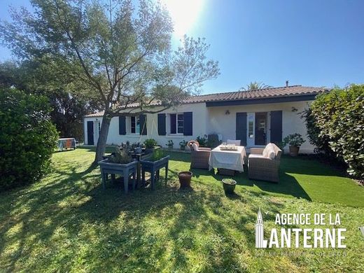 Luxury home in Saint-Pierre-d'Oléron, Charente-Maritime