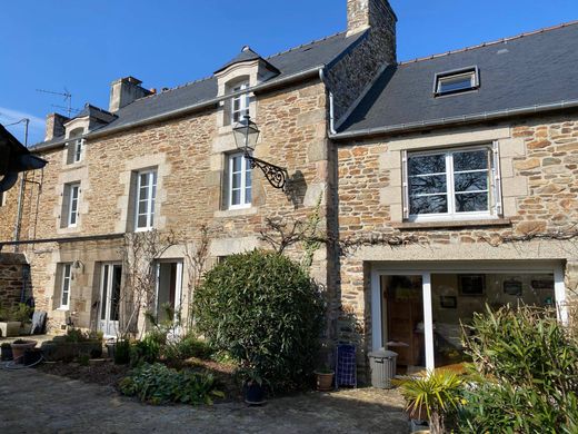 Luxury home in Le Minihic-sur-Rance, Ille-et-Vilaine