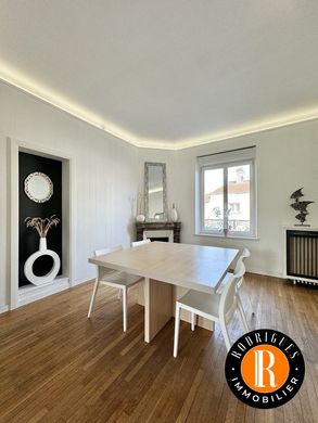 Luxe woning in Rosières-aux-Salines, Meurthe et Moselle