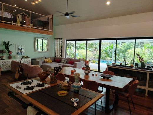 منزل ﻓﻲ Papenoo