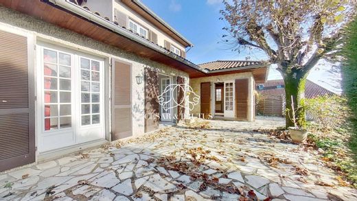 Francheville, Rhôneの高級住宅