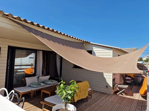 Luxury home in Gruissan, Aude