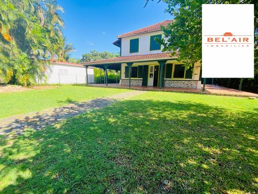 Luxe woning in Le Lamentin, Martinique