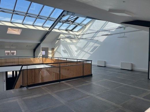 Γραφείο σε Caen, Calvados