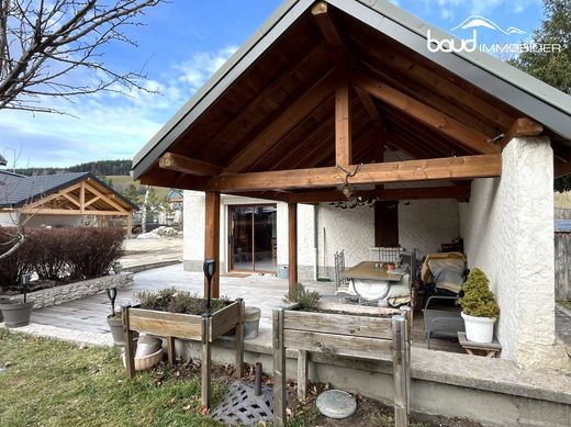 منزل ﻓﻲ Corrençon-en-Vercors, Isère