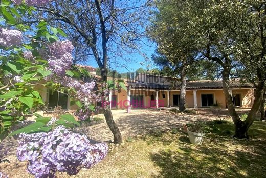 豪宅  Pernes-les-Fontaines, Vaucluse