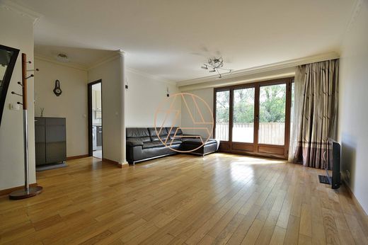 Apartament w Saint-Maur-des-Fossés, Val-de-Marne