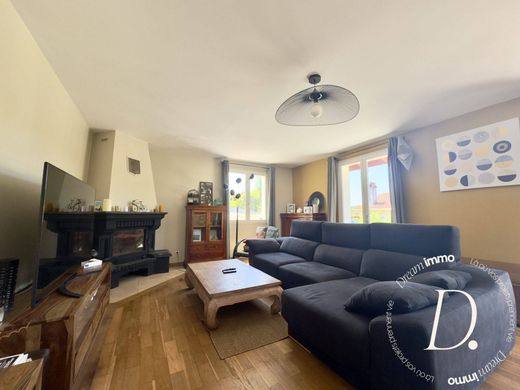 Maison de luxe à Briscous, Pyrénées-Atlantiques