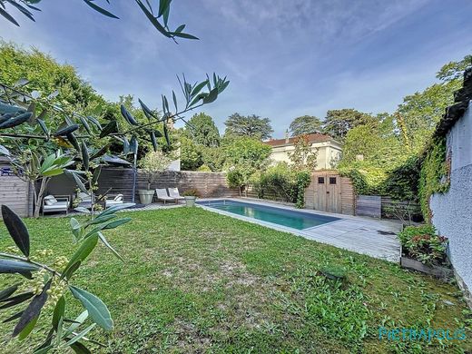 Luxury home in Écully, Rhône