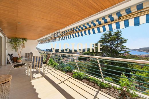 Apartment / Etagenwohnung in Cassis, Bouches-du-Rhône