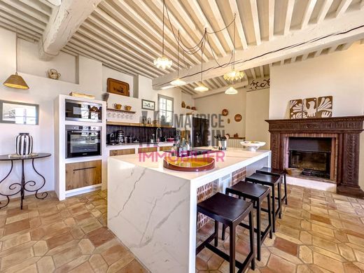 豪宅  Pernes-les-Fontaines, Vaucluse