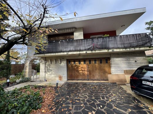 Luxury home in Mérignac, Gironde