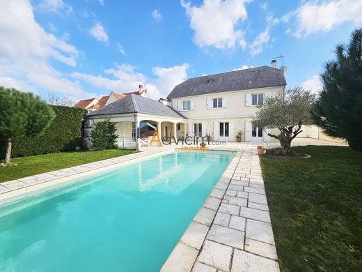 Casa de lujo en Saint-Denis-en-Val, Loiret