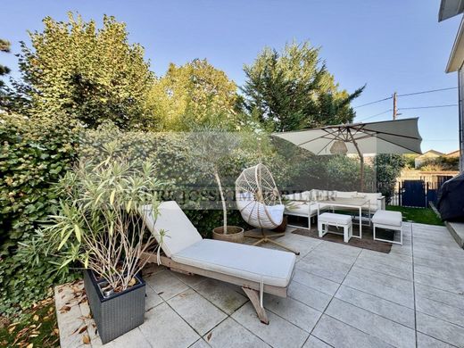 ﺷﻘﺔ ﻓﻲ Chatou, Yvelines