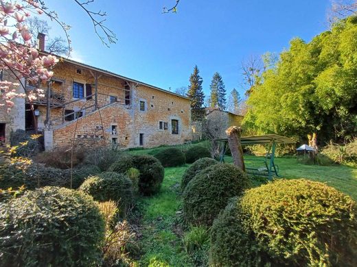 Maison de luxe à Chasseneuil-sur-Bonnieure, Charente