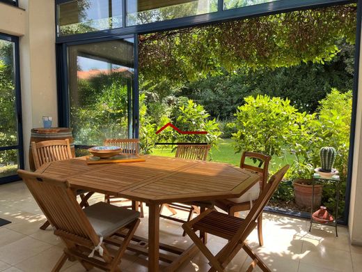 豪宅  Mérignac, Gironde