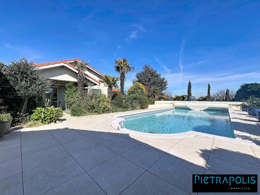 Luxury home in Charly, Rhône