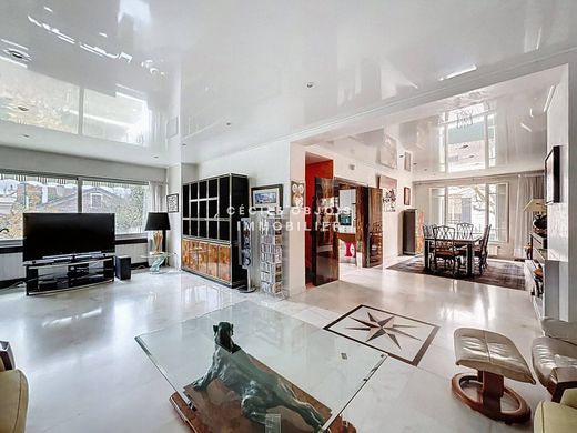 Luxury home in Joinville-le-Pont, Val-de-Marne