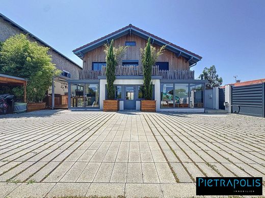 منزل ﻓﻲ Chaponost, Rhône